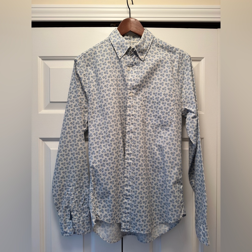 Men’s GAP Patterned Casual Button Down Shirt